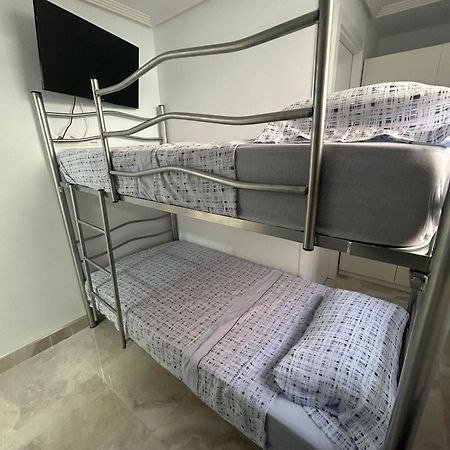 Habitacion Doble O Compartida Con Bano Privado En El Centro De Madrid Luaran gambar