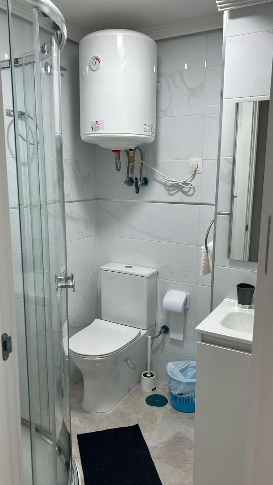 Habitacion Doble O Compartida Con Bano Privado En El Centro De Madrid Luaran gambar