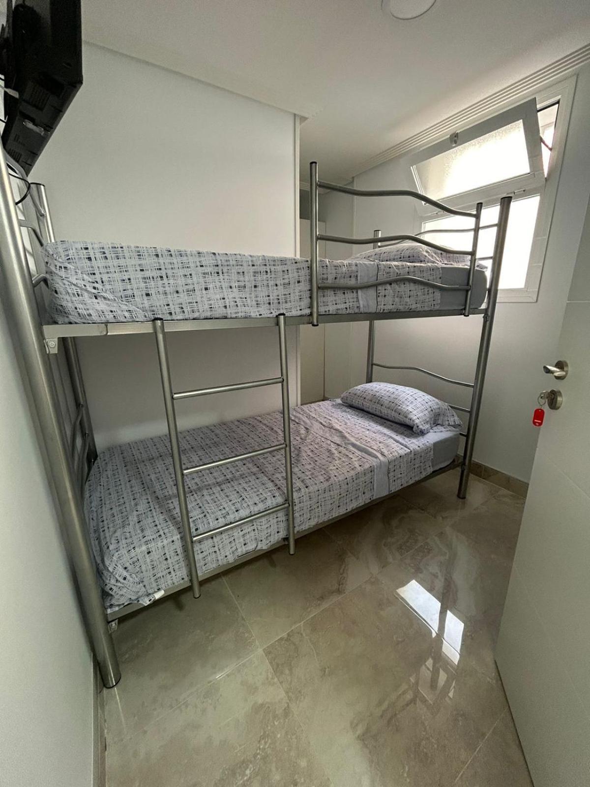 Habitacion Doble O Compartida Con Bano Privado En El Centro De Madrid Luaran gambar